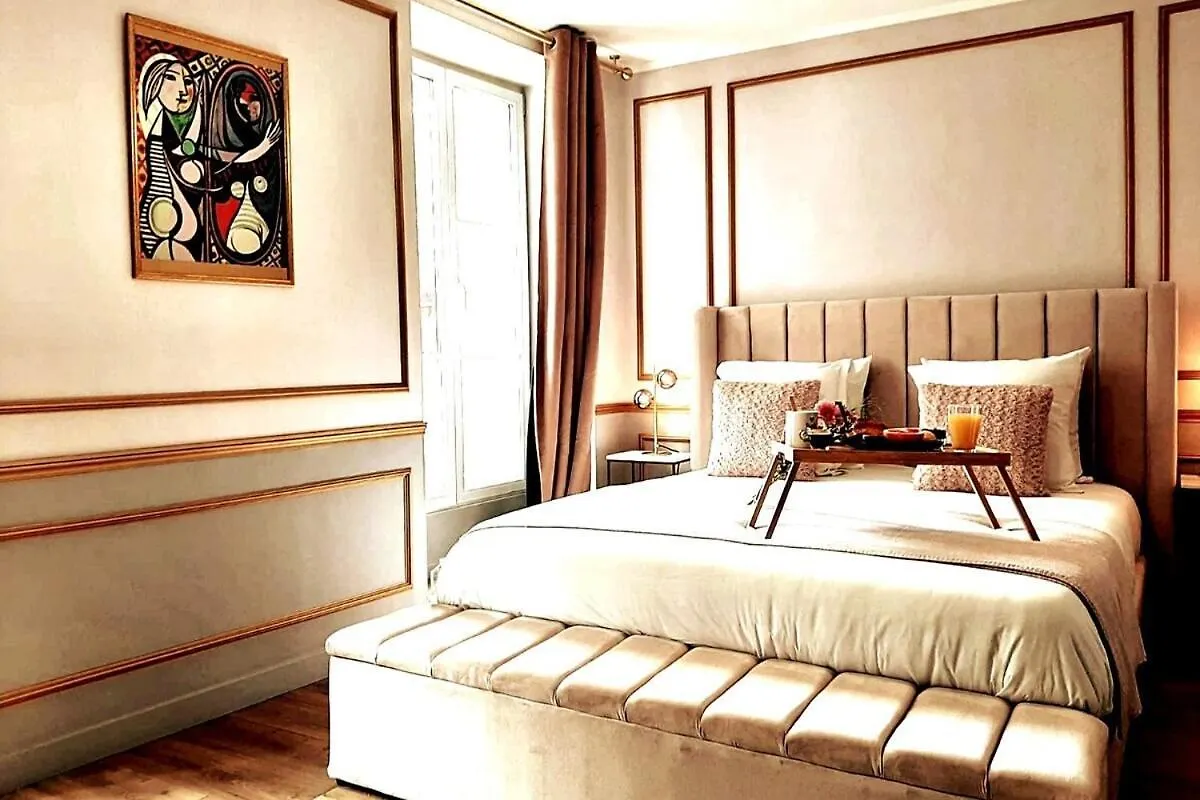 Da Vinci Apartment Paris Montmartre Aircon